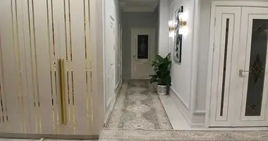 Квартира 4 комнаты в Ташкент, Узбекистан