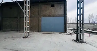 Ombor 1 400 m² _just_in Chirchik, Oʻzbekiston