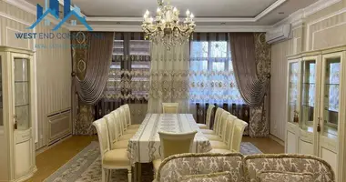 Квартира 4 комнаты в Ташкент, Узбекистан