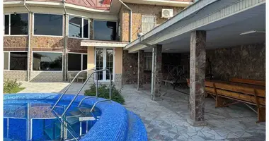 Дом 9 комнат в Ташкент, Узбекистан