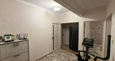 Квартира 3 комнаты в Ташкент, Узбекистан