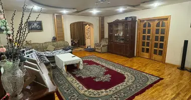 Квартира 5 комнат в Ташкент, Узбекистан