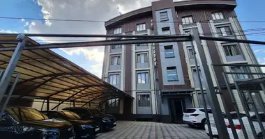 Квартира 4 комнаты в Ташкент, Узбекистан