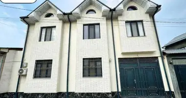 Дом 4 комнаты в Ташкент, Узбекистан