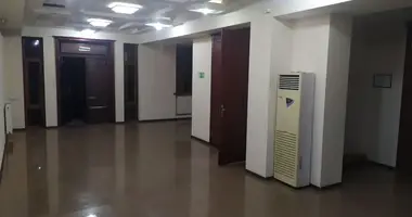 Отдельно стоящая здание в три уровня в элитной махалле Ракат 13 комнат 993 кв.м в Ташкент, Узбекистан