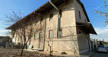 Yer uchastkasi _just_in Toshkent, Oʻzbekiston