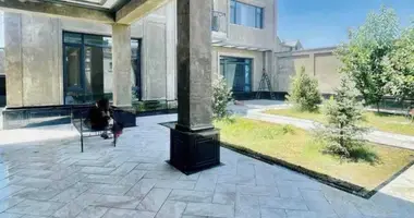 Дом 5 комнат в Ташкент, Узбекистан