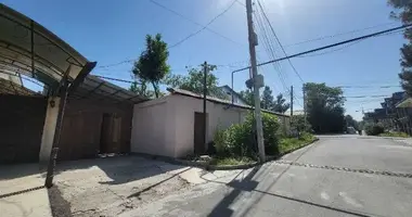 Yer uchastkasi _just_in Toshkent, Oʻzbekiston