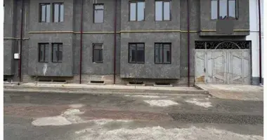 Дом 10 комнат в Ташкент, Узбекистан