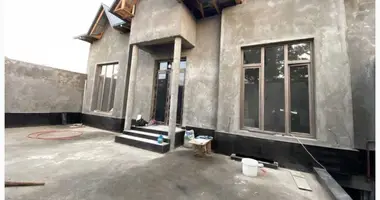 Дом 5 комнат в Ташкент, Узбекистан
