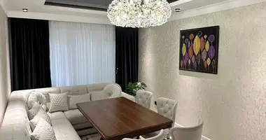 Квартира 5 комнат в Ташкент, Узбекистан