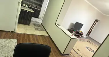 Аренда 3/1/9 на улице Нукусс  Ориентир капиталбанк.5 минут в шаговой доступности от Госпитального рынка   Площадь:86м Хороший ремонт и мебель техника  Шикарная локация(все в шаговой доступности) Тихий двор (сквозной подъезд)  Цена:700$(без предоплат) + _just_in Toshkent, Oʻzbekiston