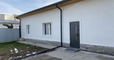 Дом в Янгиюль, Узбекистан