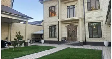 Дом 5 комнат в Ташкент, Узбекистан