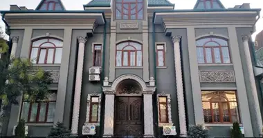 Дом 10 комнат в Ташкент, Узбекистан