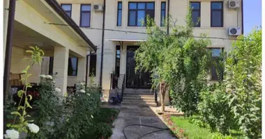 Дом 5 комнат в Ташкент, Узбекистан