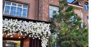 Дом 8 комнат в Ташкент, Узбекистан