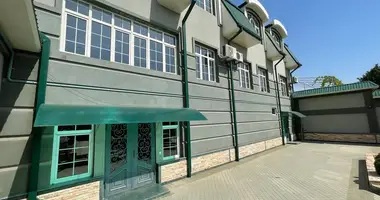 Дом 9 комнат в Авлиё Ата (Кызыл-Октябрь), Узбекистан