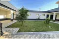 Uy 10 xonalar 860 m² Toshkentda