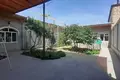Uy 8 xonalar 200 m² Toshkentda