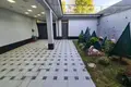 Uy 5 xonalar 450 m² Toshkentda