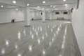 Сдается коммерческое помещение площадью 300 кв.м вдоль главной дороги, первая линия, район Мирабад