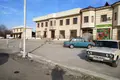 Продаётся нежилое помещение площадью 50 м², расположенное на первой линии — прямо у оживлённой дороги.