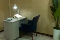 Здается в Аренду маникюрные столы / кушетки в аренду 