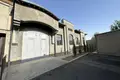 Uy 10 xonalar 600 m² Toshkentda
