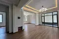 Uy 7 xonalar 350 m² Toshkentda