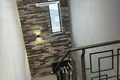 Uy 4 xonalar 255 m² Chimganda