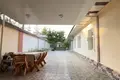 Uy 8 xonalar 300 m² Toshkentda