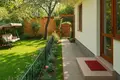 Uy 5 xonalar 650 m² Toshkentda