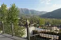 Uy 4 xonalar 255 m² Chimganda