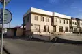 Продаётся нежилое помещение площадью 50 м², расположенное на первой линии — прямо у оживлённой дороги.