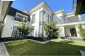 Uy 10 xonalar 860 m² Toshkentda