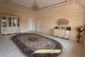 Uy 8 xonalar 678 m² Toshkentda