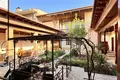 Uy 10 xonalar 630 m² Toshkentda