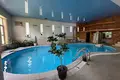 Uy 10 xonalar 900 m² Toshkentda