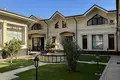 Uy 10 xonalar 1 000 m² Toshkentda