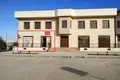 Продаётся нежилое помещение площадью 50 м², расположенное на первой линии — прямо у оживлённой дороги.