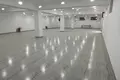 Сдается коммерческое помещение площадью 300 кв.м вдоль главной дороги, первая линия, район Мирабад