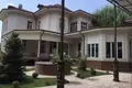 Uy 6 xonalar 500 m² in Shaykhontohur Tumani, O‘zbekiston