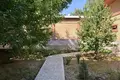 Uy 7 xonalar 550 m² Toshkentda