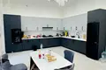Uy 10 xonalar 800 m² Toshkentda, Oʻzbekiston