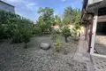 Uy 8 xonalar 300 m² Toshkentda