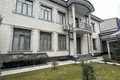 Uy 9 xonalar 500 m² Toshkentda