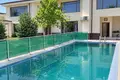Дом 5 комнат 700 м² Ташкент, Узбекистан