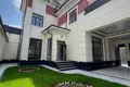 Uy 7 xonalar 350 m² Toshkentda
