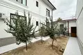 Uy 7 xonalar 450 m² Toshkentda